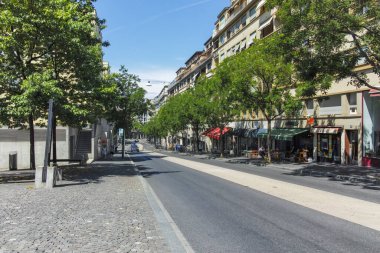 LAUSANNE, SWitzERLAND - 18 Haziran 2023: Tipik Lozan şehri, Vaud Kantonu, İsviçre