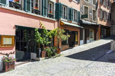 LAUSANNE, SWitzERLAND - 18 Haziran 2023: Tipik Lozan şehri, Vaud Kantonu, İsviçre