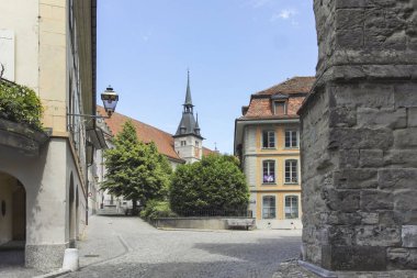 LAUSANNE, SWitzERLAND - 18 Haziran 2023: Tipik Lozan şehri, Vaud Kantonu, İsviçre