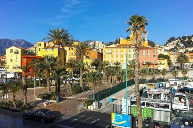 MENTON, FRANCE - 27 Ocak 2024: The Old Town of Menton, Provence Alpes-Cote d 'Azur, Fransa
