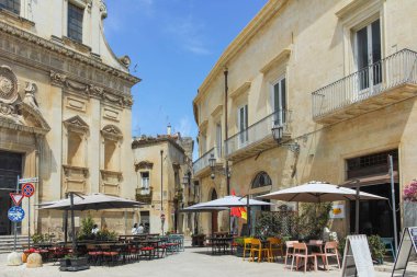 LECCE, İtalya - 12 Mayıs 2024: İtalya 'nın Apulia Bölgesi' ndeki Eski Lecce kasabasının muhteşem manzarası