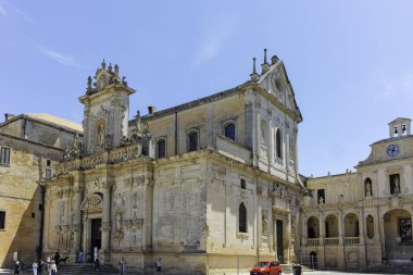 LECCE, İtalya - 12 Mayıs 2024: İtalya 'nın Apulia Bölgesi' ndeki Eski Lecce kasabasının muhteşem manzarası