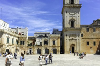 LECCE, İtalya - 12 Mayıs 2024: İtalya 'nın Apulia Bölgesi' ndeki Eski Lecce kasabasının muhteşem manzarası