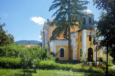KOTEL, BULGARIA - 9 Temmuz 2023: Bulgaristan 'ın Sliven Bölgesi' ndeki Kotel kentinde 19. yüzyıl evleri