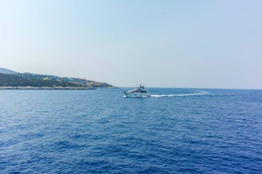 Lefkada, Cephalonia, Ithaca ve Meganisi adaları arasında İyon Denizi 'nin İnanılmaz Denizi