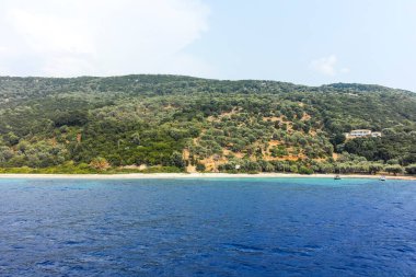 Lefkada, Cephalonia, Ithaca ve Meganisi adaları arasında İyon Denizi 'nin İnanılmaz Denizi