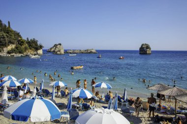 PARGA, GREECE - 5 AĞUSTOS 2024: Parga, Epirus, Yunanistan 'ın şaşırtıcı yaz manzarası