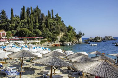 PARGA, GREECE - 5 AĞUSTOS 2024: Parga, Epirus, Yunanistan 'ın şaşırtıcı yaz manzarası