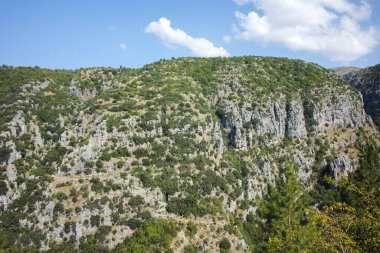 Vikos Vadisi ve Pindus Dağları, Zagori, Epirus ve Yunanistan 'daki Vradeto Adımları' nın inanılmaz manzarası