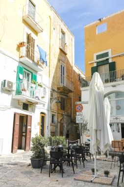 Monopoli, İtalya - 13 Mayıs 2024: Eski Monopoli Kasabası, Apulia Bölgesi, İtalya