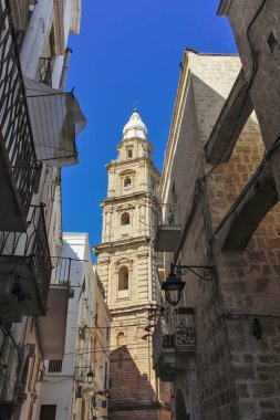 Monopoli, İtalya - 13 Mayıs 2024: Eski Monopoli Kasabası, Apulia Bölgesi, İtalya