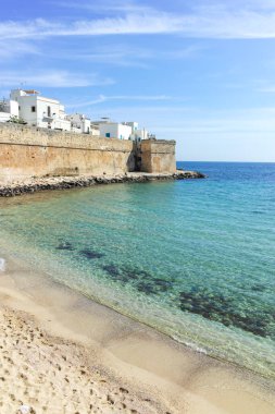 Monopoli, İtalya - 13 Mayıs 2024: Eski Monopoli Kasabası, Apulia Bölgesi, İtalya