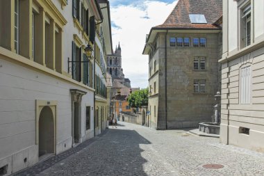 LAUSANNE, SWitzERLAND - 18 Haziran 2023: Tipik Lozan şehri, Vaud Kantonu, İsviçre