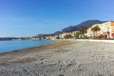 MENTON, FRANCE - 27 Ocak 2024: The Old Town of Menton, Provence Alpes-Cote d 'Azur, Fransa