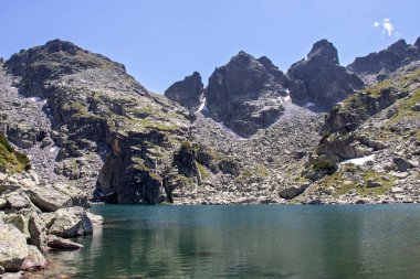 Bulgaristan 'ın Ürkütücü Göl çevresindeki Rila Dağı' nın muhteşem manzarası