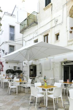 POLİGNANO A MARE, İTALYA - 13 Mayıs 2024: Eski Polignano bir Mare, Apulia Bölgesi 'nin muhteşem manzarası