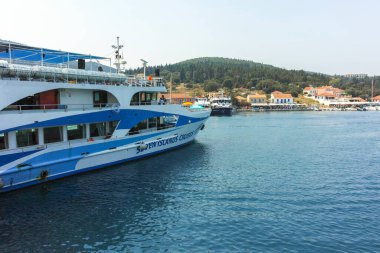 FISKARDO, GREECE - 24 AĞUSTOS 2023: Fiskardo, Cephalonia, İyon Adaları Panoraması, Yunanistan