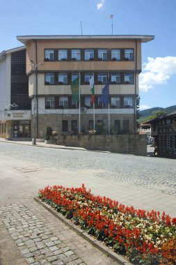 ELENA, BULGARIA - 09 Temmuz 2023: Bulgaristan 'ın tarihi Elena kenti, Veliko Tarnovo Bölgesi Panoraması