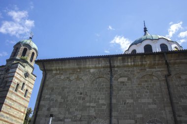 ELENA, BULGARIA - 09 Temmuz 2023: Bulgaristan 'ın tarihi Elena kenti, Veliko Tarnovo Bölgesi Panoraması