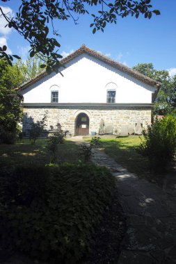 ELENA, BULGARIA - 09 Temmuz 2023: Bulgaristan 'ın tarihi Elena kenti, Veliko Tarnovo Bölgesi Panoraması