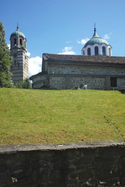 ELENA, BULGARIA - 09 Temmuz 2023: Bulgaristan 'ın tarihi Elena kenti, Veliko Tarnovo Bölgesi Panoraması