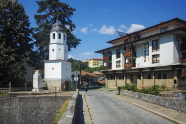 ELENA, BULGARIA - 09 Temmuz 2023: Bulgaristan 'ın tarihi Elena kenti, Veliko Tarnovo Bölgesi Panoraması