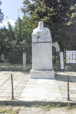 ELENA, BULGARIA - 09 Temmuz 2023: Bulgaristan 'ın tarihi Elena kenti, Veliko Tarnovo Bölgesi Panoraması