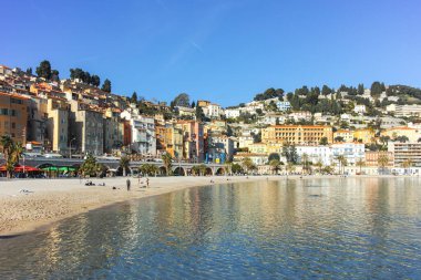 MENTON, FRANCE - 27 Ocak 2024: The Old Town of Menton, Provence Alpes-Cote d 'Azur, Fransa