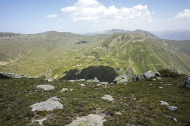 Bulgaristan 'ın Kalin zirvesi yakınlarındaki Rila Dağı' nın şaşırtıcı manzarası