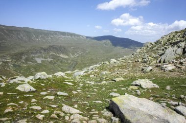 Bulgaristan 'ın Kalin zirvesi yakınlarındaki Rila Dağı' nın şaşırtıcı manzarası