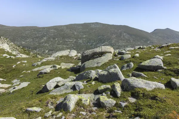 Bulgaristan 'ın Kalin zirvesi yakınlarındaki Rila Dağı' nın şaşırtıcı manzarası