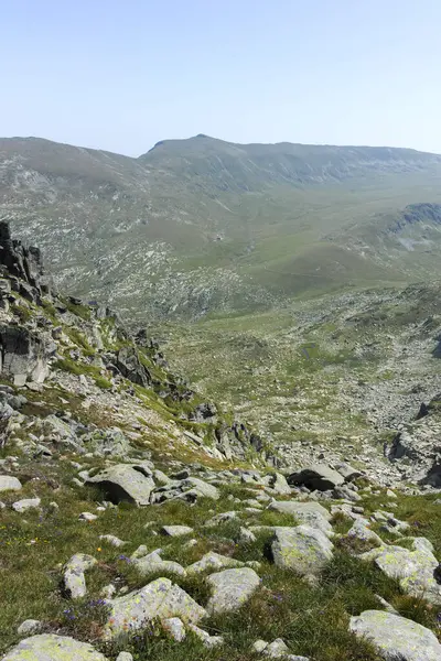 Bulgaristan 'ın Kalin zirvesi yakınlarındaki Rila Dağı' nın şaşırtıcı manzarası