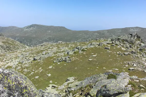 Bulgaristan 'ın Kalin zirvesi yakınlarındaki Rila Dağı' nın şaşırtıcı manzarası