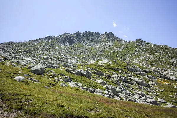 Bulgaristan 'ın Kalin zirvesi yakınlarındaki Rila Dağı' nın şaşırtıcı manzarası