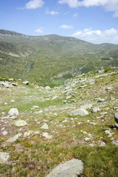 Bulgaristan 'ın Kalin zirvesi yakınlarındaki Rila Dağı' nın şaşırtıcı manzarası