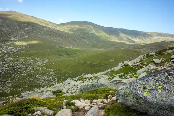 Bulgaristan 'ın Kalin zirvesi yakınlarındaki Rila Dağı' nın şaşırtıcı manzarası