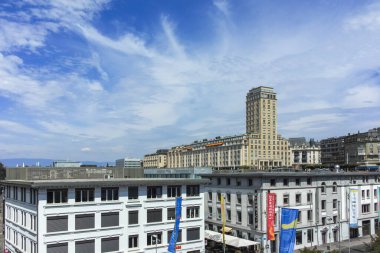 LAUSANNE, SWitzERLAND - 18 Haziran 2023: Tipik Lozan şehri, Vaud Kantonu, İsviçre