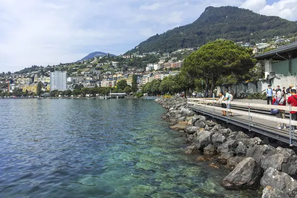 MONTREUX, SWitzERLAND - 19 Haziran 2023: Montreux, Vaud Kantonu, İsviçre Yaz Panoraması