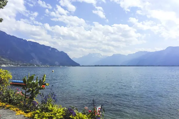 MONTREUX, SWitzERLAND - 19 Haziran 2023: Montreux, Vaud Kantonu, İsviçre Yaz Panoraması
