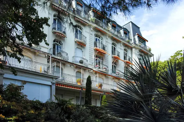 MONTREUX, SWitzERLAND - 19 Haziran 2023: Montreux, Vaud Kantonu, İsviçre Yaz Panoraması