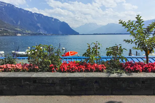 MONTREUX, SWitzERLAND - 19 Haziran 2023: Montreux, Vaud Kantonu, İsviçre Yaz Panoraması