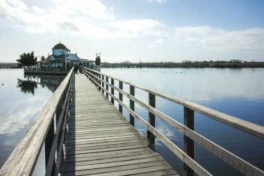 PORTO LAGOS, GREECE - 26 Aralık 2017: Porto Lagos, Doğu Makedonya ve Trakya 'daki iki adada yer alan Aziz Nicholas Manastırı, Yunanistan