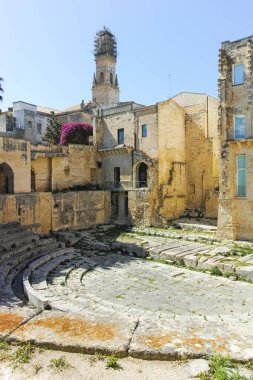 LECCE, İtalya - 12 Mayıs 2024: İtalya 'nın Apulia Bölgesi' ndeki Eski Lecce kasabasının muhteşem manzarası