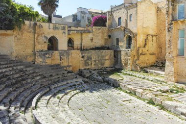 İtalya 'nın Apulia Bölgesi' ndeki Eski Lecce kasabasının muhteşem manzarası.