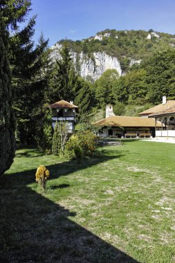 Sırbistan 'ın St. John İlahiyatçısı Ortaçağ Poganovo Manastırı' nın şaşırtıcı manzarası