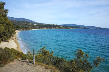 Azapiko Kuzey Sahili yakınlarındaki Sithonia kıyı şeridi, Chalkidiki, Orta Makedonya, Yunanistan