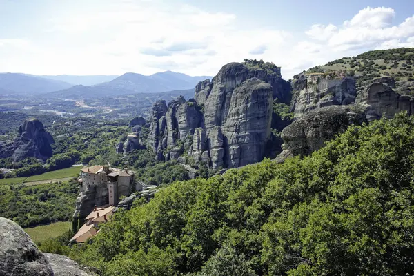 Meteora Manastırları, Teselya, Yunanistan 'ın Bahar Panoramik Manastırı