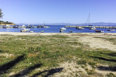 Nea Fokea, Chalkidiki, Orta Makedonya ve Yunanistan yakınlarındaki Kassandra kıyı şeridinin inanılmaz manzarası