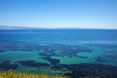 Nea Fokea, Chalkidiki, Orta Makedonya ve Yunanistan yakınlarındaki Kassandra kıyı şeridinin inanılmaz manzarası