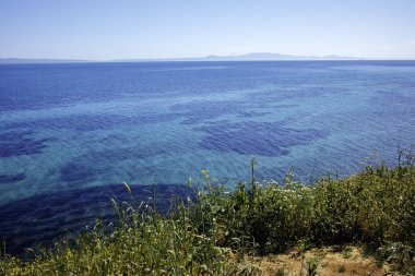 Nea Fokea, Chalkidiki, Orta Makedonya ve Yunanistan yakınlarındaki Kassandra kıyı şeridinin inanılmaz manzarası